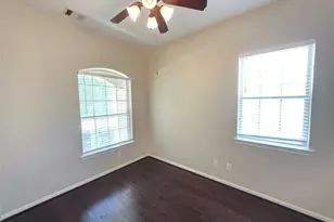 114 N Heritage Mill Cir, Tomball, TX 77375 - Photo 5