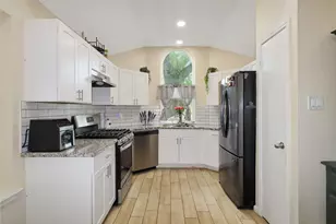 5622 Lycomb Dr, Houston, TX 77053 - Photo 5