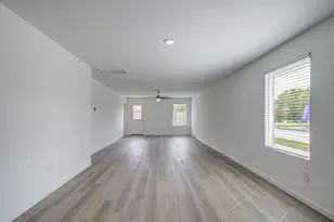 4804 Peanut Butter and Jelly Dr, Houston, TX 77048 - Photo 7