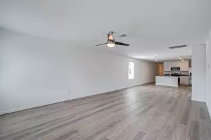 4804 Peanut Butter and Jelly Dr, Houston, TX 77048 - Photo 9