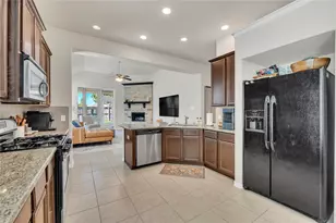 605 Chesterfield Ln, League City, TX 77573 - Photo 21