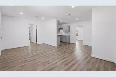 5962 Ridgeway Drive, Houston, TX 77033 - Photo 3