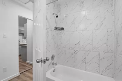 5962 Ridgeway Drive, Houston, TX 77033 - Photo 13