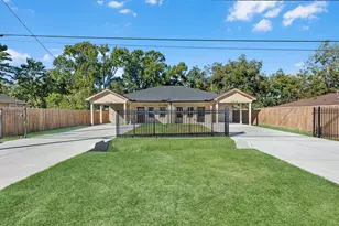 8709 Wheatley St, Houston, TX 77088 - Photo 3