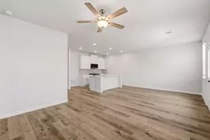 1112 Independence Ave, Bay City, TX 77414 - Photo 11