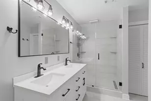 97 N Holly Laurel Cir, The Woodlands, TX 77382 - Photo 25