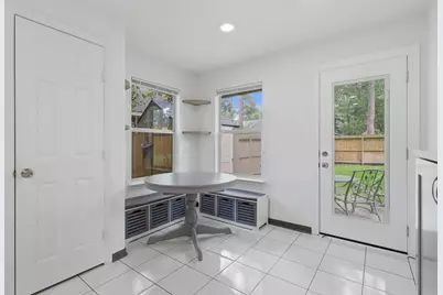 97 N Hollylaurel Circle, The Woodlands, TX 77382 - Photo 19