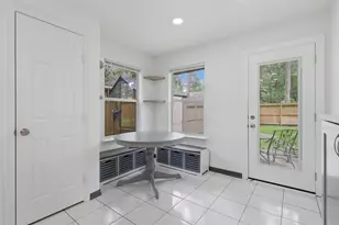 97 N Holly Laurel Cir, The Woodlands, TX 77382 - Photo 19