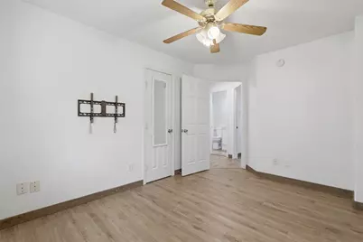 97 N Hollylaurel Circle, The Woodlands, TX 77382 - Photo 31