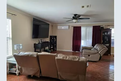 10306 Dalehurst Court, Houston, TX 77075 - Photo 5