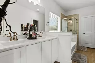 501 S 4th St, La Porte, TX 77571 - Photo 17