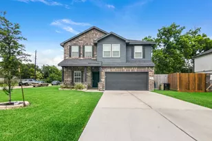 501 S 4th St, La Porte, TX 77571 - Photo 1