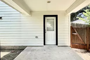 6317 Eastland St, Houston, TX 77028 - Photo 25
