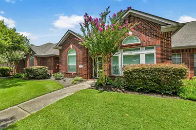 206 Clearview Avenue #B, Friendswood, TX 77546 - Photo 3