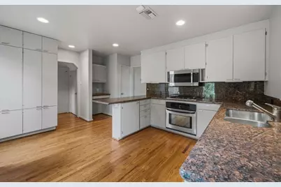 2219 Dickey Place, Houston, TX 77019 - Photo 11