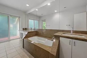 2219 Dickey Pl, Houston, TX 77019 - Photo 19
