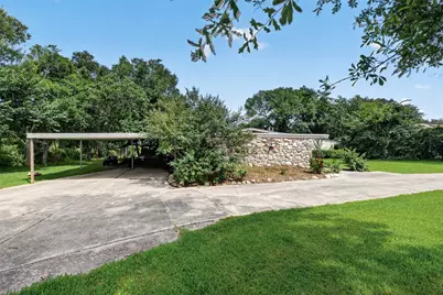 182 N Burnett Drive, Baytown, TX 77520 - Photo 3