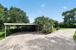 182 N Burnett Dr, Baytown, TX 77520 - Photo 5