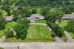 182 N Burnett Dr, Baytown, TX 77520 - Photo 43