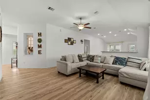 4331 Oakdale Mist Dr, Dickinson, TX 77539 - Photo 5