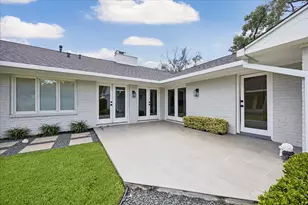 5698 Bayou Glen Rd, Houston, TX 77056 - Photo 11