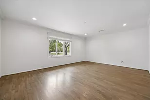 5698 Bayou Glen Rd, Houston, TX 77056 - Photo 17