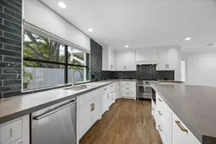 5698 Bayou Glen Rd, Houston, TX 77056 - Photo 9
