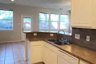 13043 Peppergate Ln, Houston, TX 77044 - Photo 3