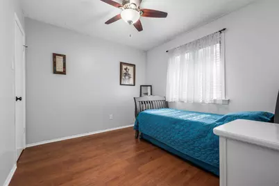 423 Meadowpoint Drive, League City, TX 77573 - Photo 13