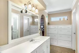 5103 Ashwood Dr, Baytown, TX 77521 - Photo 9