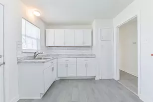 8229 Carolwood Dr, Houston, TX 77028 - Photo 13