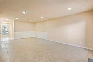5921 Arncliffe Dr, Houston, TX 77088 - Photo 9