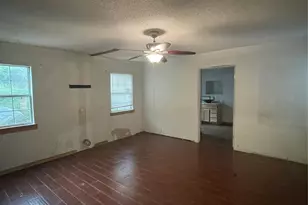 4402 Dallas St, Beaumont, TX 77703 - Photo 3