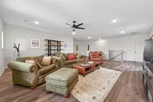 9979 Pebble Glen Dr, Conroe, TX 77304 - Photo 15