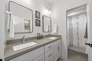 9979 Pebble Glen Dr, Conroe, TX 77304 - Photo 23