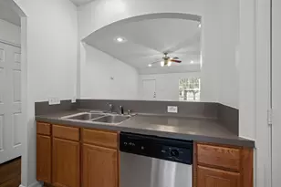 12915 Redbud Shores Ln, Houston, TX 77044 - Photo 17