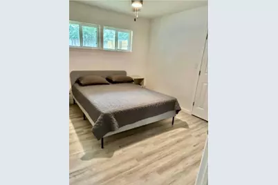 639 Feamster Drive, Houston, TX 77022 - Photo 11
