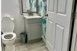 639 Feamster Dr, Houston, TX 77022 - Photo 9