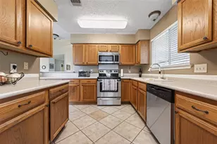 2311 Leading Edge Dr, Friendswood, TX 77546 - Photo 19