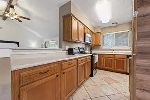 2311 Leading Edge Dr, Friendswood, TX 77546 - Photo 15