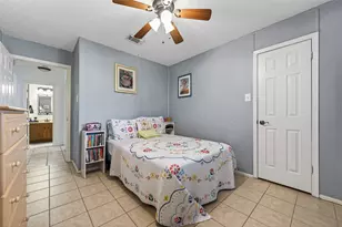 2311 Leading Edge Dr, Friendswood, TX 77546 - Photo 25