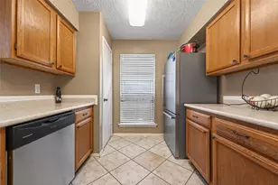 2311 Leading Edge Dr, Friendswood, TX 77546 - Photo 17