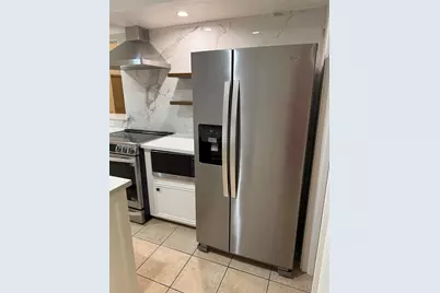 33 Crystal Lake Lane, The Woodlands, TX 77380 - Photo 13