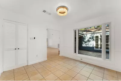 33 Crystal Lake Lane, The Woodlands, TX 77380 - Photo 23