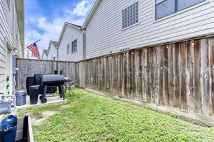 3728 Main Poplar Dr, Houston, TX 77025 - Photo 25