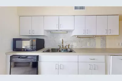 2102 S Branard Street #B, Houston, TX 77098 - Photo 5