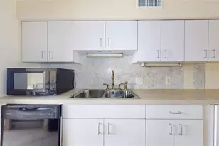 2102 S Branard St, Houston, TX 77098 - Photo 5