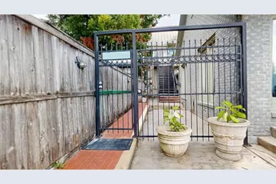 2102 S Branard Street #B, Houston, TX 77098 - Photo 31