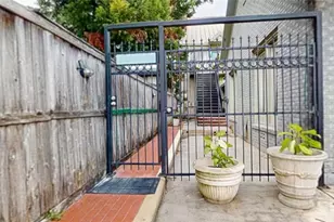 2102 S Branard St, Houston, TX 77098 - Photo 31