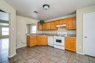3910 Ridge Canyon Rd, Baytown, TX 77521 - Photo 7